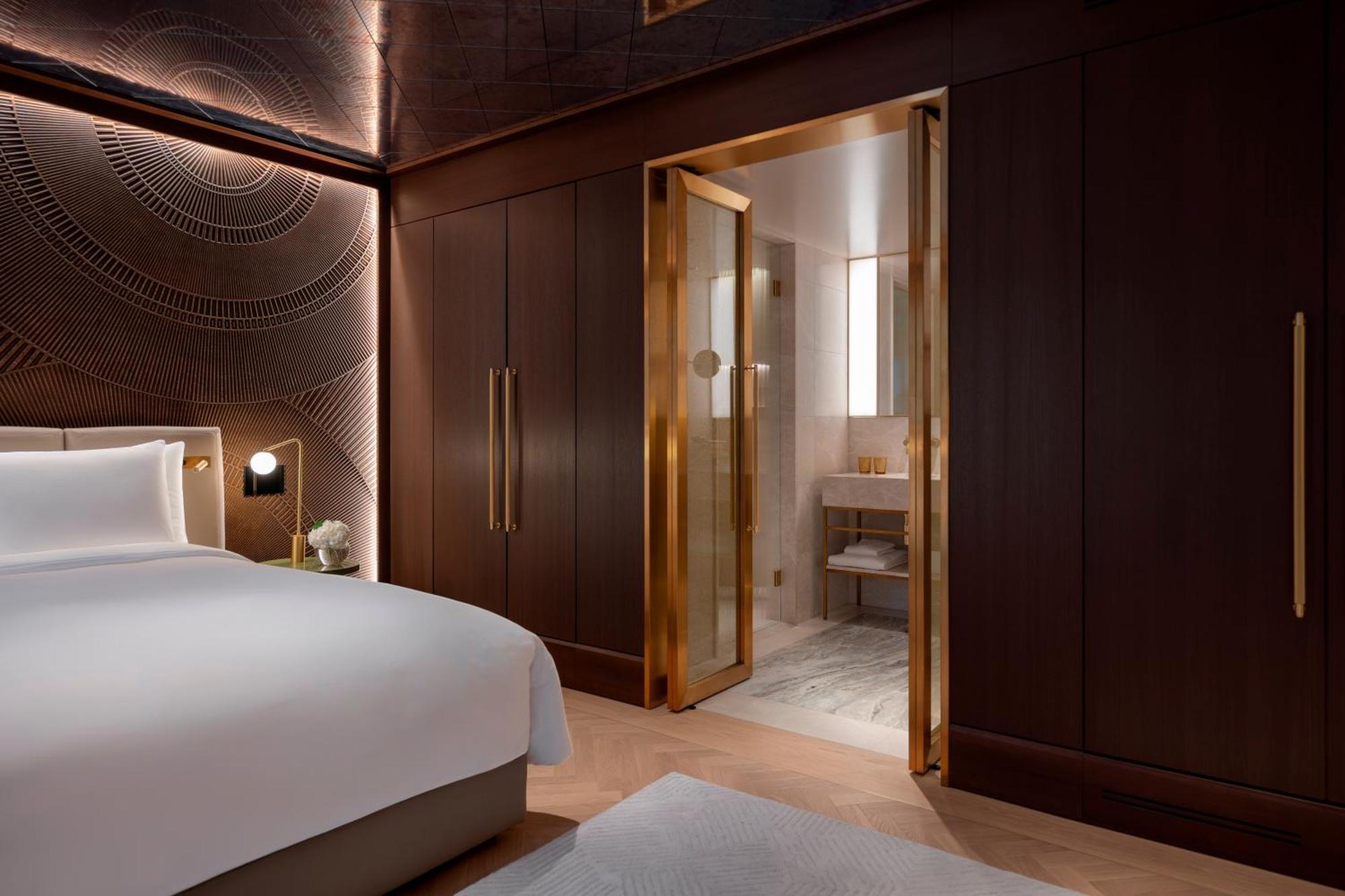 فندق Almanac Palais فيينا المظهر الخارجي الصورة A bedroom at The London Edition