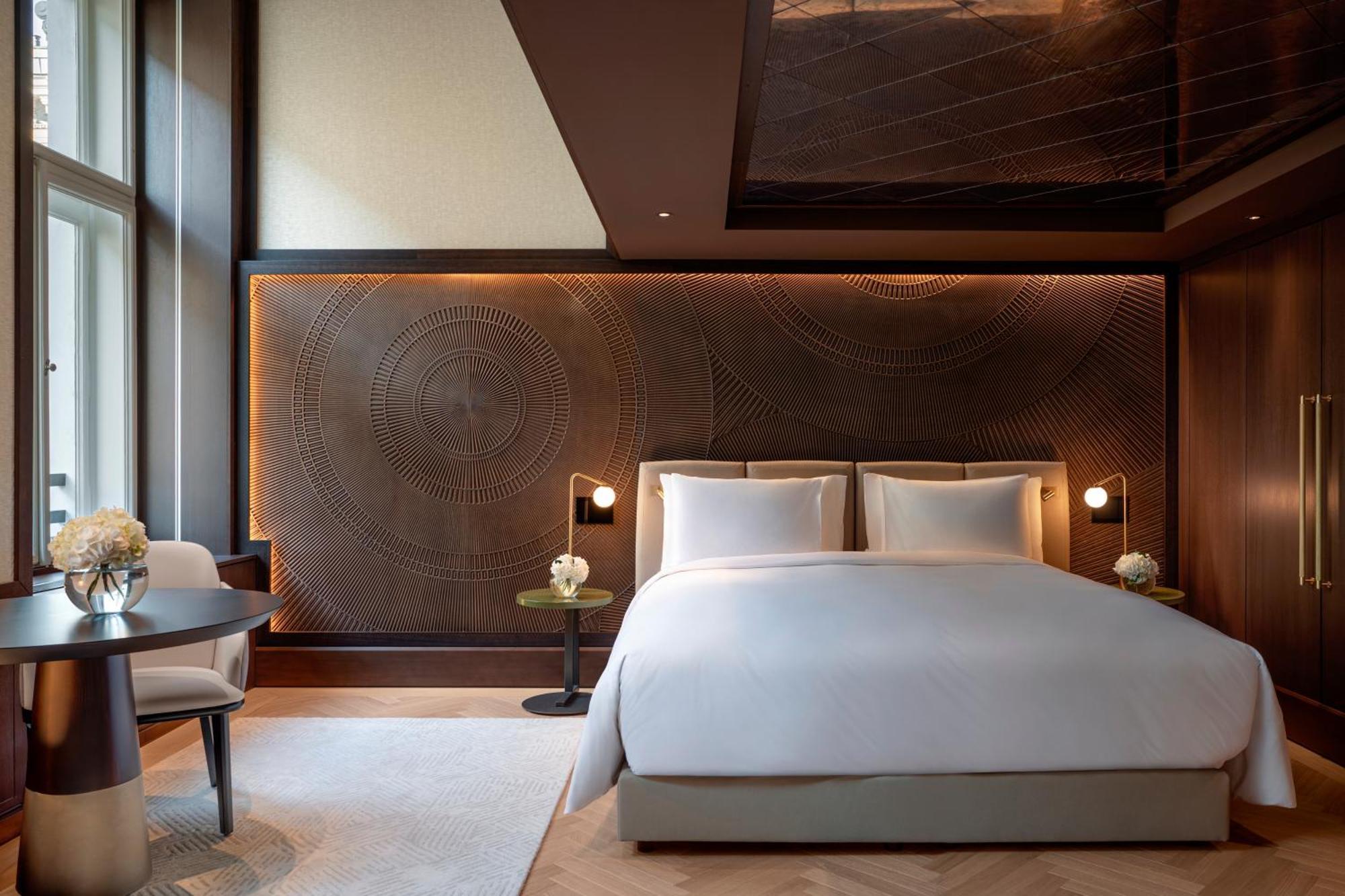 فندق Almanac Palais فيينا المظهر الخارجي الصورة A bedroom at The London Edition